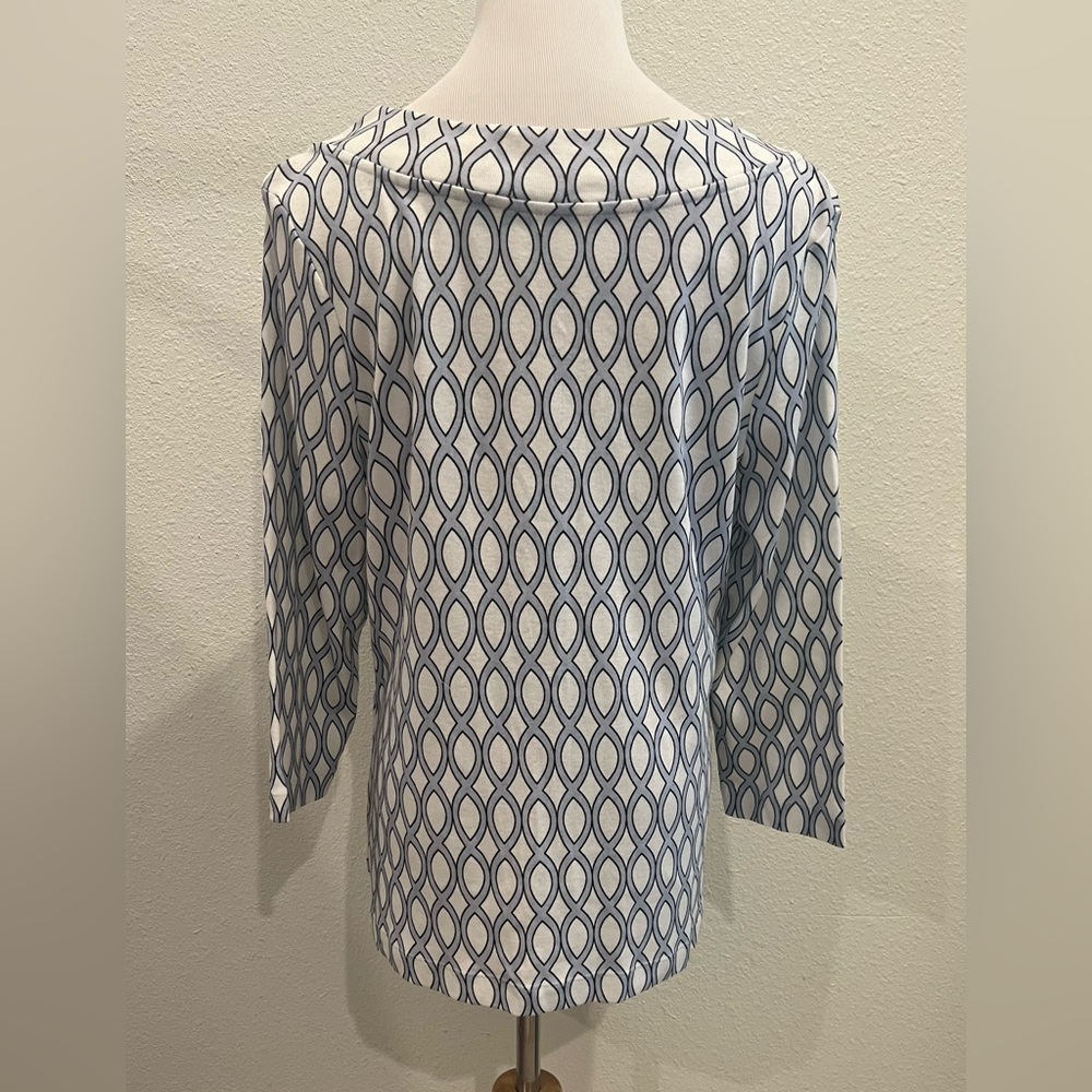 NEW Chico’s Pima Cotton Geo Twist Tee Top Large White Blue Convertible Blouse - Picture 4 of 10